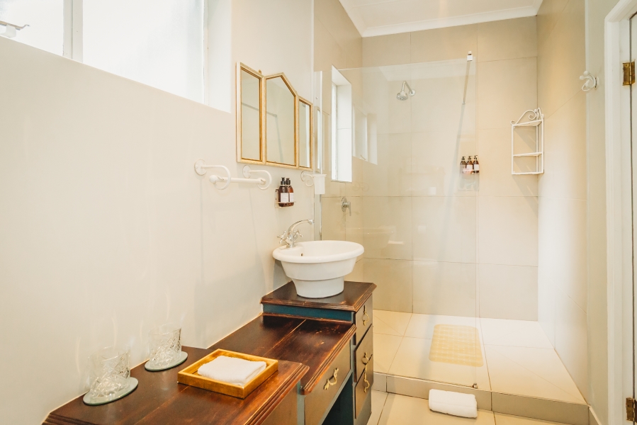 6 Bedroom Property for Sale in Heatherlands Western Cape